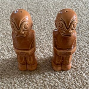 Vintage trader Vic’s Brown Tiki shaker